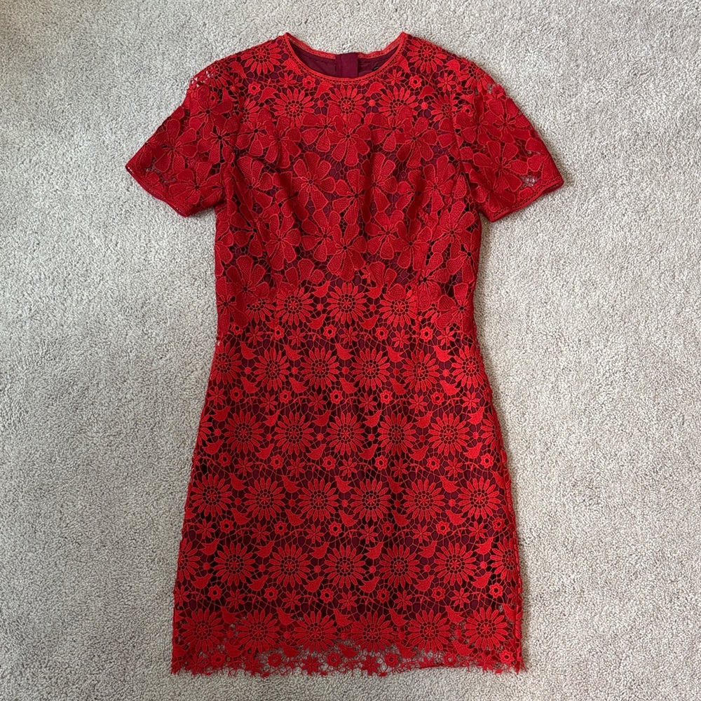 Karen Millen Red Floral Lace Body con Mini Dress